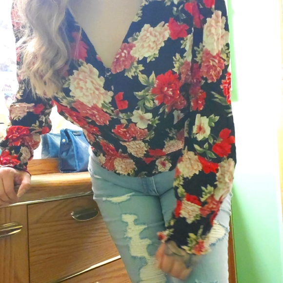 American Eagle cropped blouse top - Picture 3 of 3